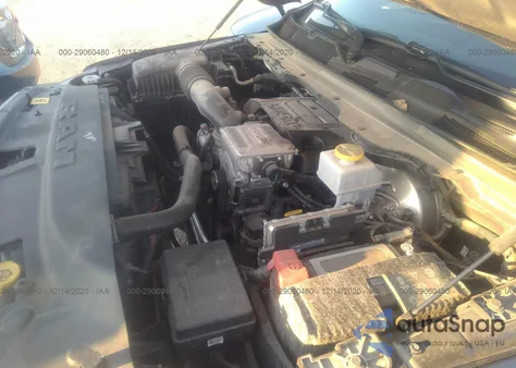 2019 Ram 1500 Laramie 4X2 5'7" Box z USA, uszkodzony, nr VIN 1C6RREJT0KN770831